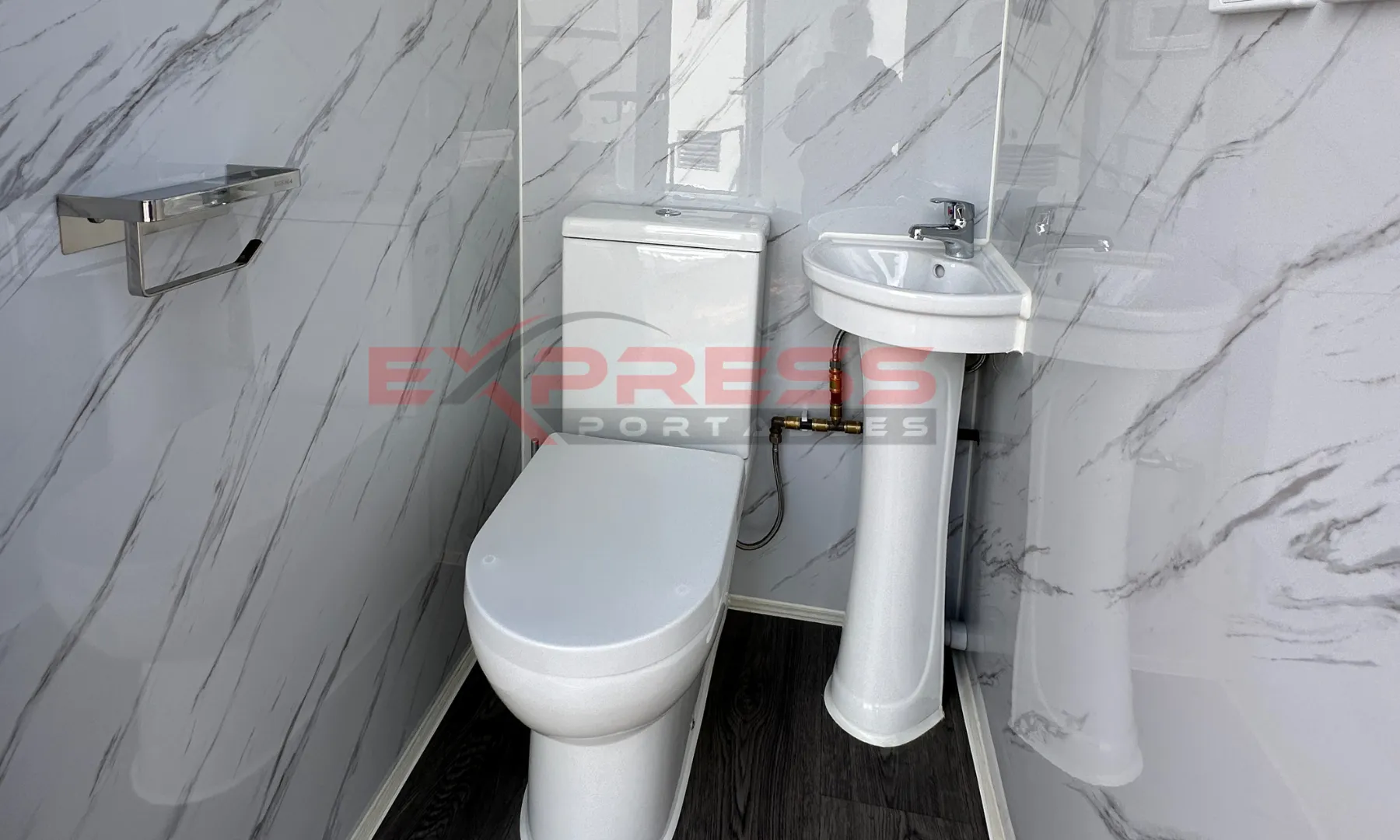 Double Toilet (2.0)